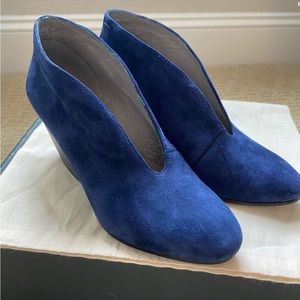 Eileen Fisher Iman Bootie Navy Suede Size 5 1/2